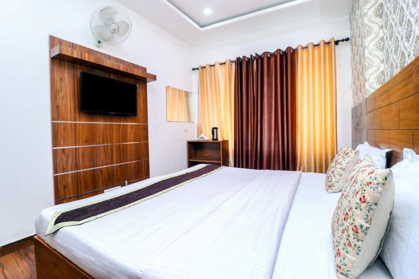 Hotel Fusion Patiala Exterior photo